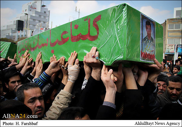 تشییع باشکوه پیکر دو فرمانده و پنج رزمنده مدافع حرم در مشهد + تصاویر